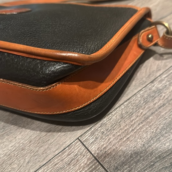 Vintage Dooney & Bourke Black & Brown Fold Over Leather Crossbody Should… - Picture 6 of 16